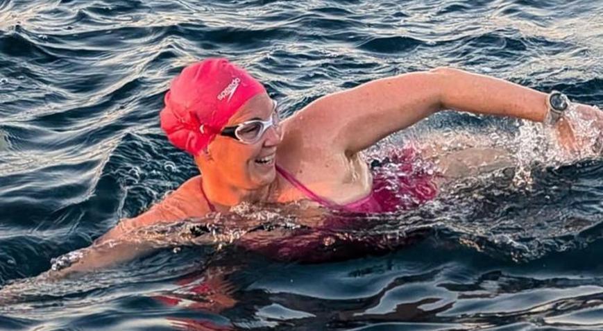 Eva Buzo, İtalya ile Arnavutluk arasında 34 saat yüzdü