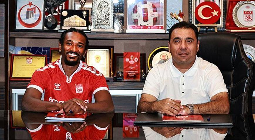 Sivasspor, Samuel Moutoussamyi renklerine kattı