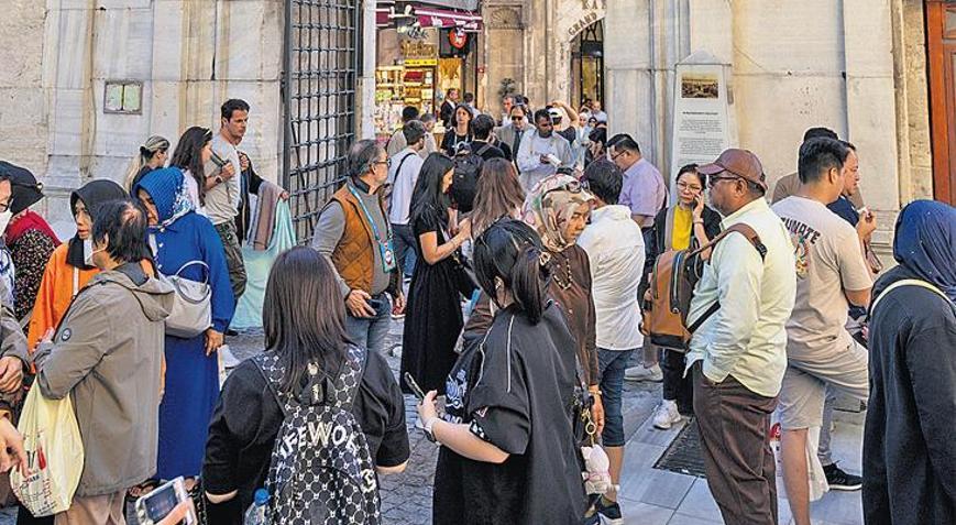 Turizm merkezi İstanbul kendi rekoruna uçuyor
