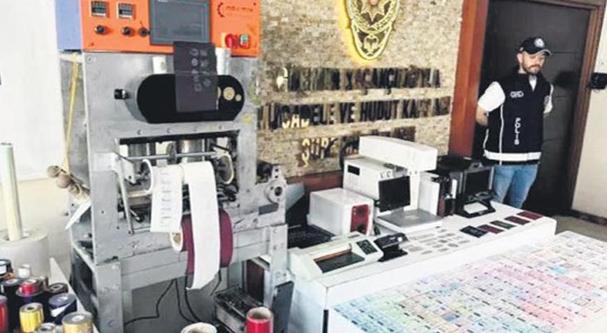 Sahte pasaport çetesi çökertildi