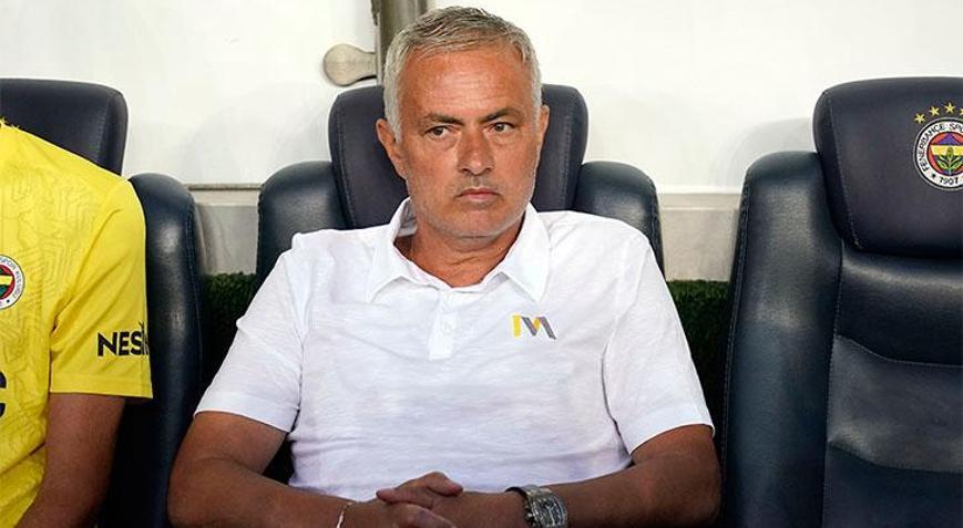 Fenerbahçede bir ayrılık daha kapıda Mourinho üstünü çizdi, ikna oldu