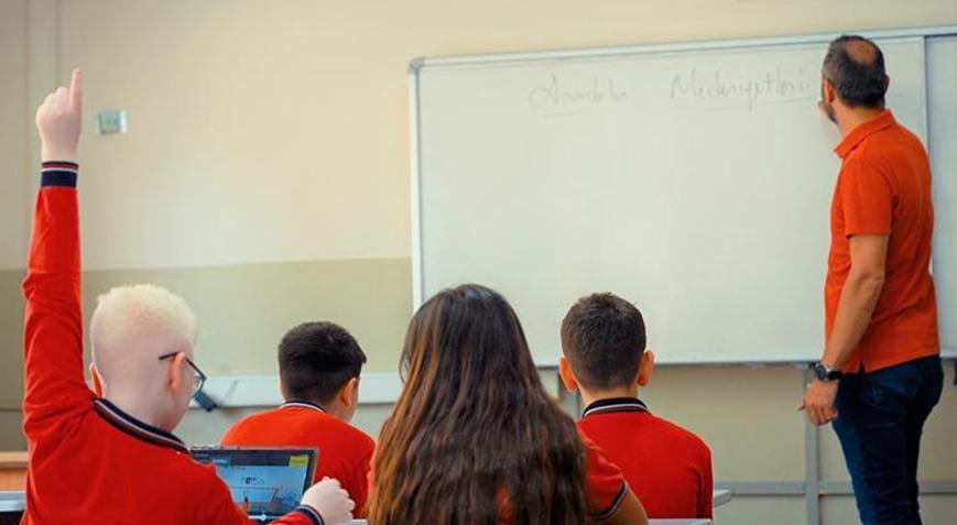 ‘TahtApp’ az gören çocuklara ışık oluyor