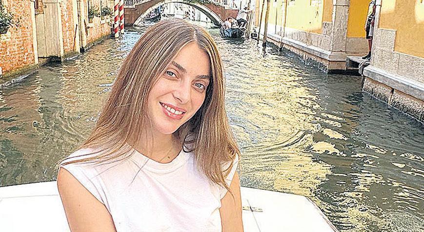 İtalyanca öğreniyor