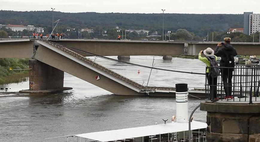 Almanyada köprü çöktü