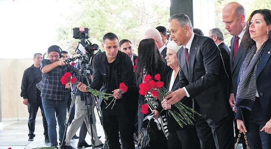 Demokrasi şehitleri anıldı