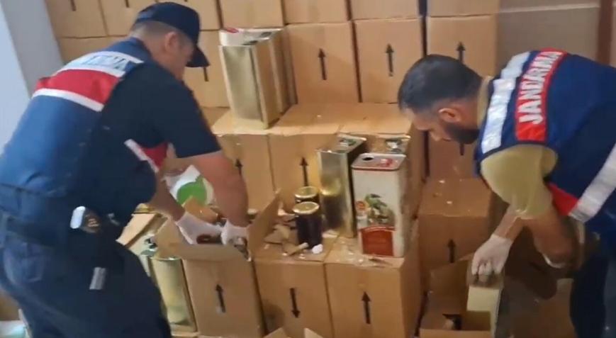 Balıkesirde 3 bin 879 litre sahte zeytinyağı, 1800 kilo sahte bal ele geçirildi