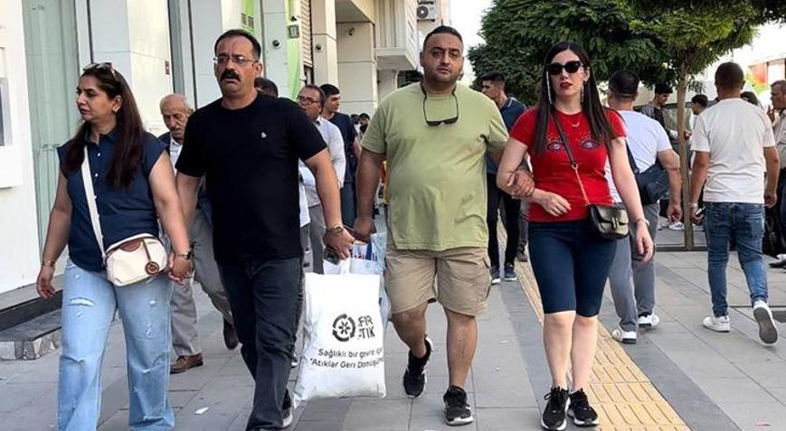 İranlı turistler Vanı hareketlendirdi