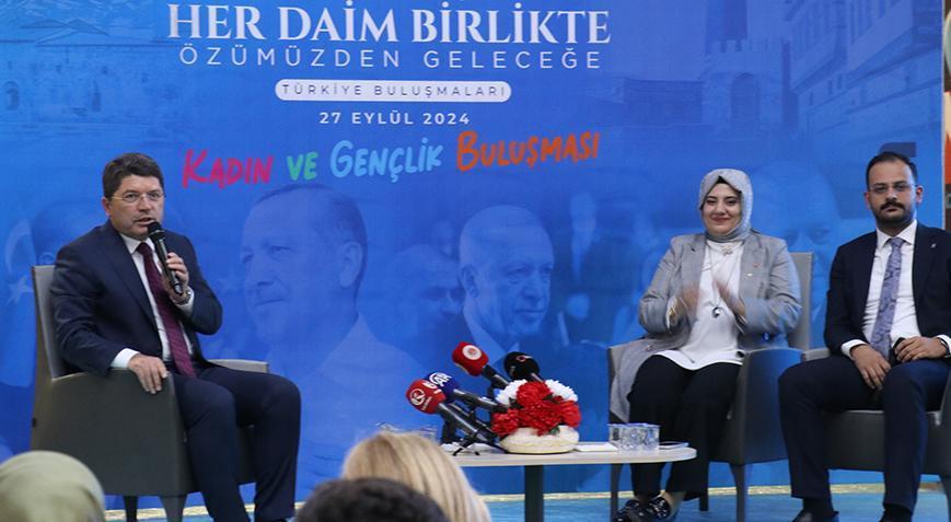 Adalet Bakanı Tunç Kadın ve Gençlik Buluşması programına katıldı