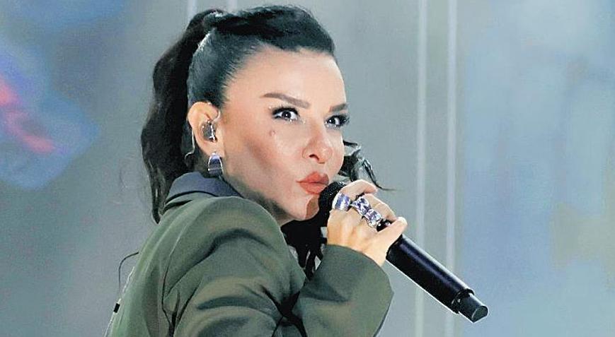 Festival gecesine yıldız yağmuru