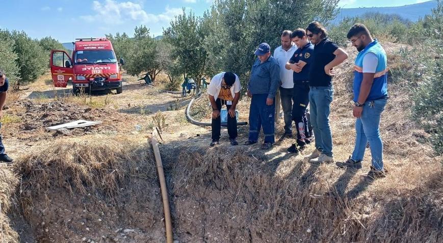 Boş su kuyusunda mahsur kalan köpek kurtarıldı