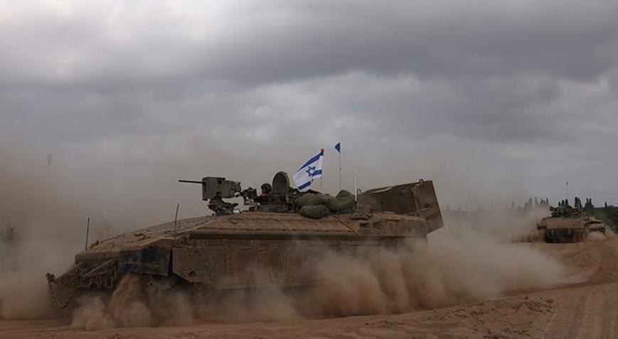 İsrail tankları BM üssüne girdi