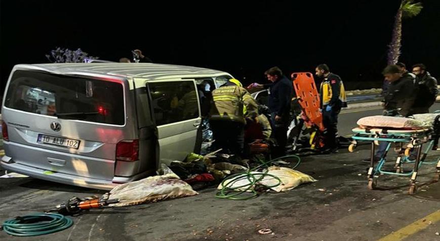 Balıkesirde feci kaza 1 kişi öldü 4 kişi de yaralı