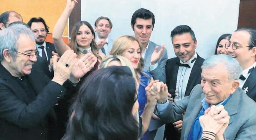 Ustalardan 20’nci yıl dansı
