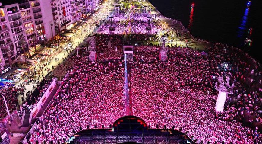 İzmir Kültür Yolu Festivali’nde Cumhuriyet Bayramı coşkuyla kutlandı