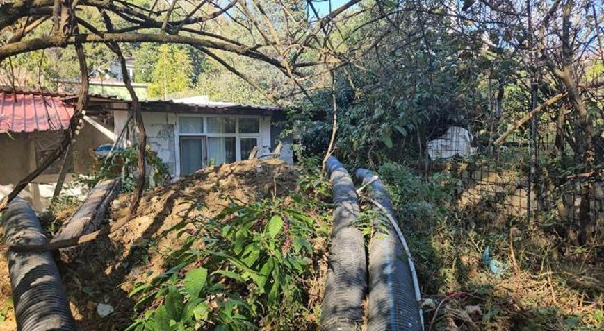 Sarıyerde isyan ettiren görüntü: Yazın koku, kışın taşkınlar oluyor