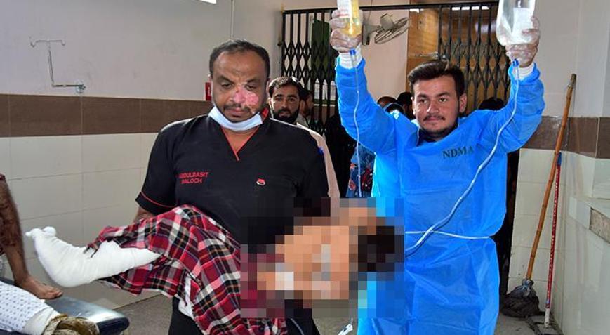 Pakistanda okula bombalı saldırı: 5i öğrenci 7 ölü