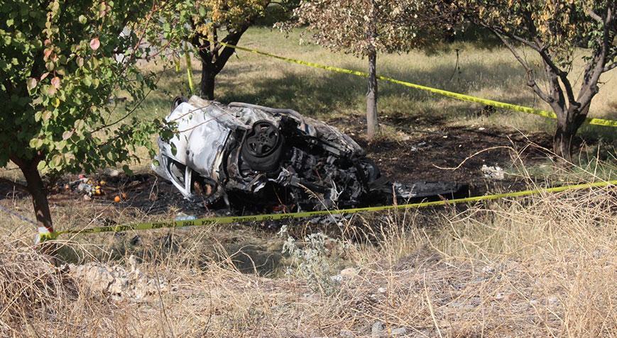 Malatyada korkunç olay Otomobildeki 2 kişi yanarak can verdi