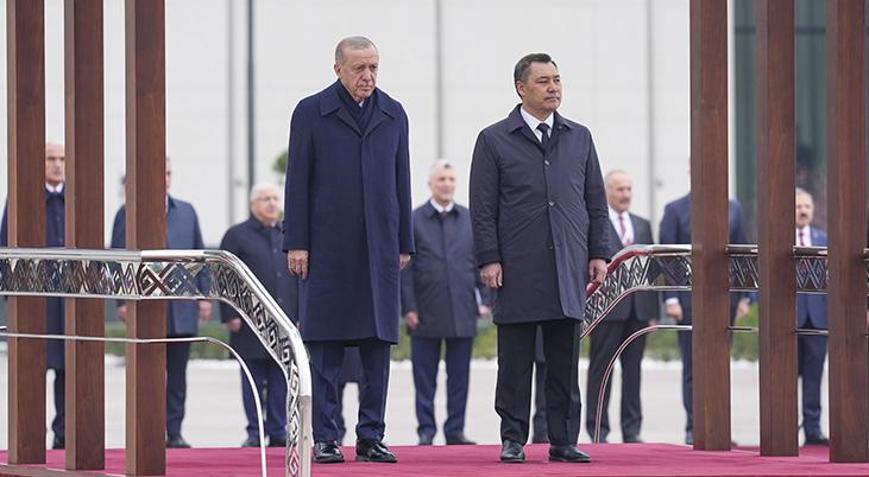Cumhurbaşkanı Erdoğan, Bişkekte resmi törenle karşılandı