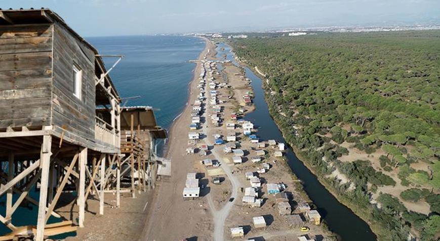Antalyada denize sıfır bedava tatil için son günler Çardak Kent yıkılıyor