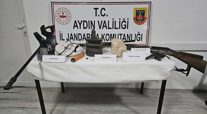 Evinde Roma dönemine ait eserlerle yakalanıp, gözaltına alındı