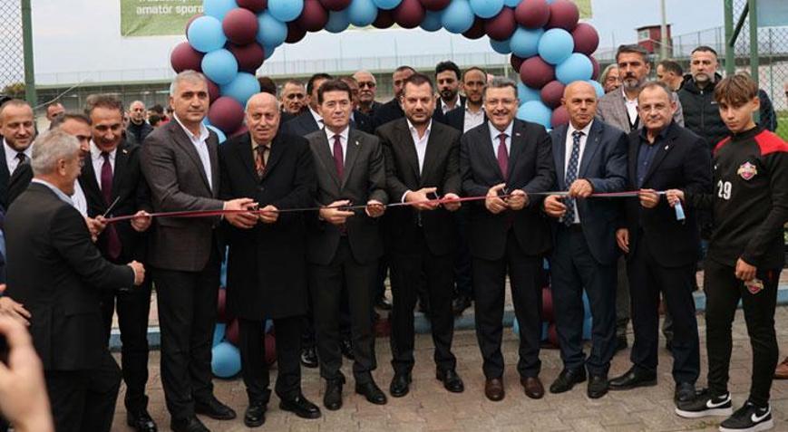 Trabzonspordan ASKF Futbol Sahasında zemin yenilemesi