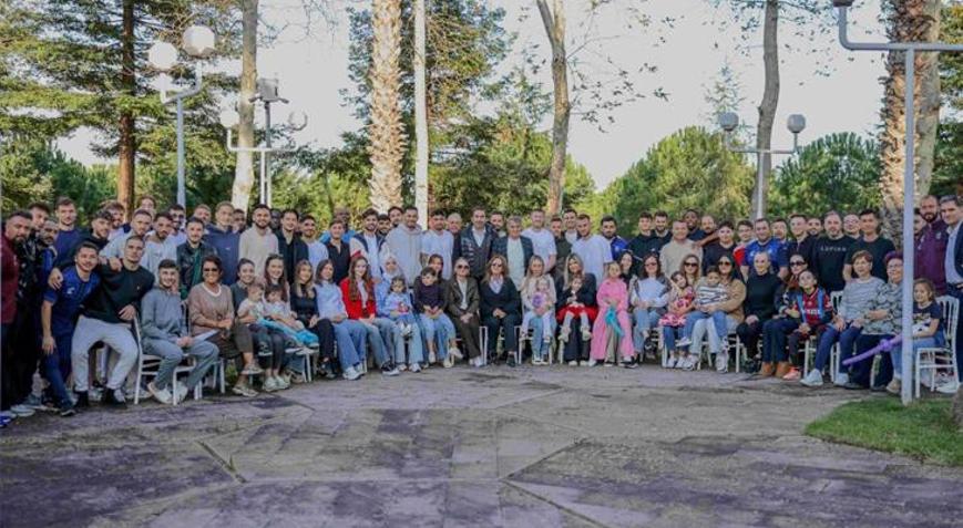 Trabzonspor camiası moral yemeğinde buluştu