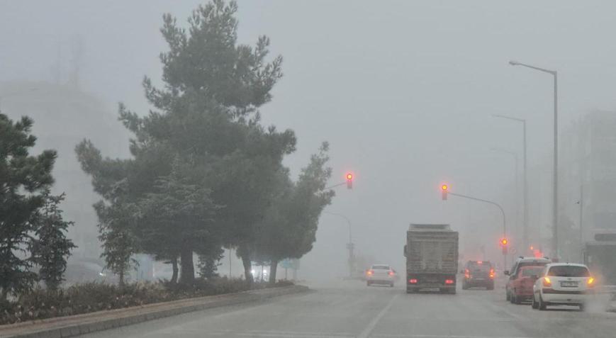 Konya-Ankara kara yolunda yoğun sis