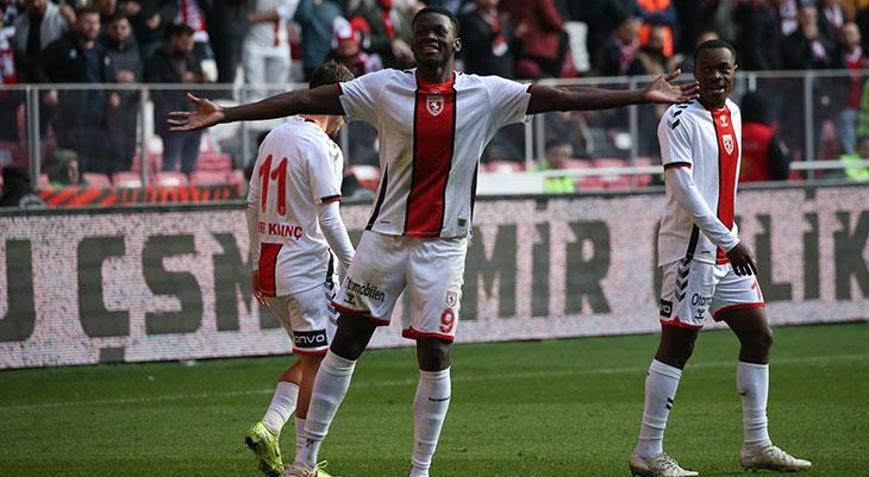 Mouandilmadji şov yaptı Samsunspor 3 puanı 4 golle aldı