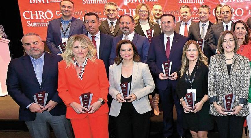 Şirketler yapay zekaya uyum için dönüşüyor