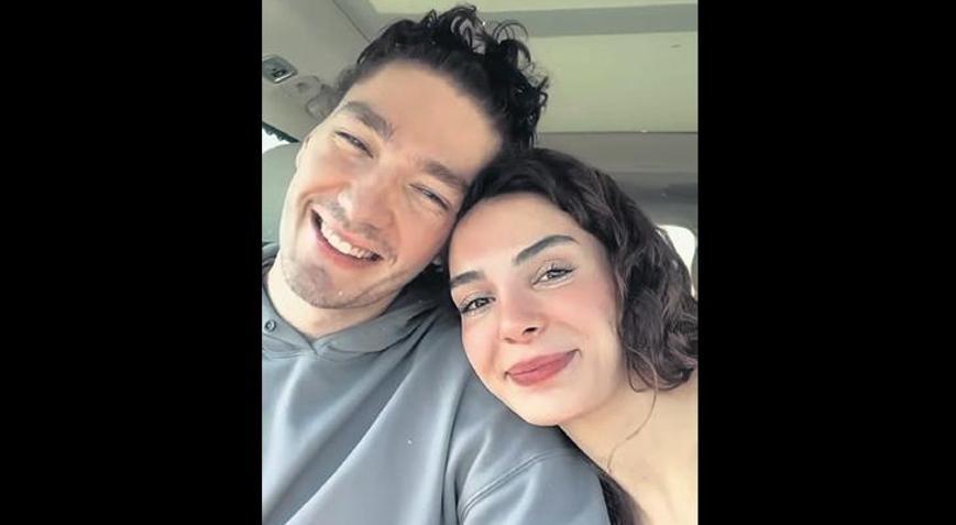 ‘Okurken şaşırıp, gülüyoruz’