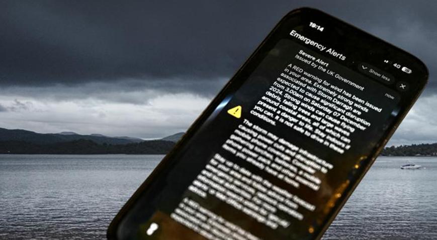 İngiltere’de ‘Darragh fırtınası’ için kırmızı alarm