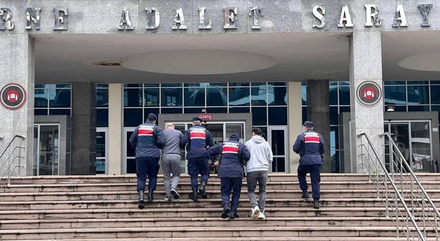 Edirnede aranması olan 2 hükümlü yakalandı