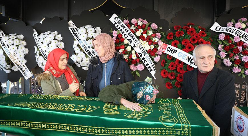 Artvindeki heyelanda toprak altında ölen 4 arkadaş Giresunda toprağa verildi