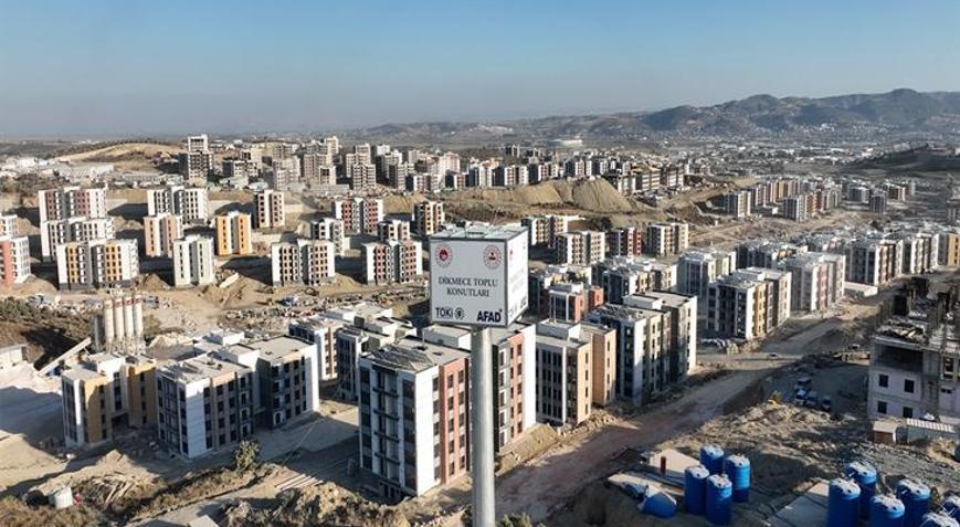 Hatayda deprem bölgesi şantiyelerinde 10 bin 335 konutun inşası devam ediyor