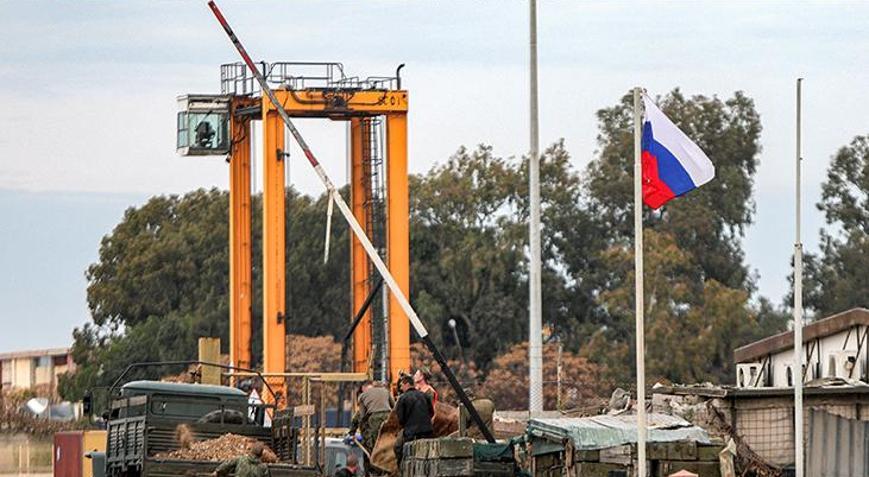 Rusyanın Suriyeden büyük ölçekte asker ve teçhizat çekmeye başladığı iddiası