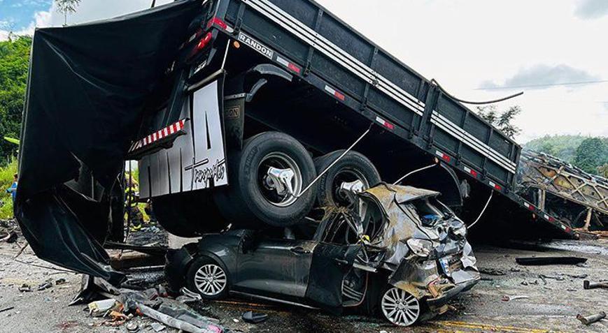 Brezilya'da zincirleme trafik kazası: 41 ölü