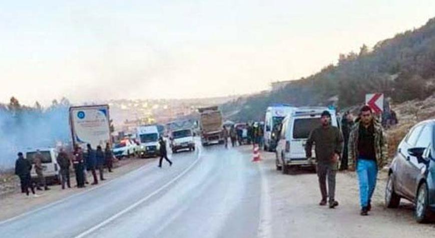 Gaziantep'te feci kaza: 2 �l�, 7 yaral�