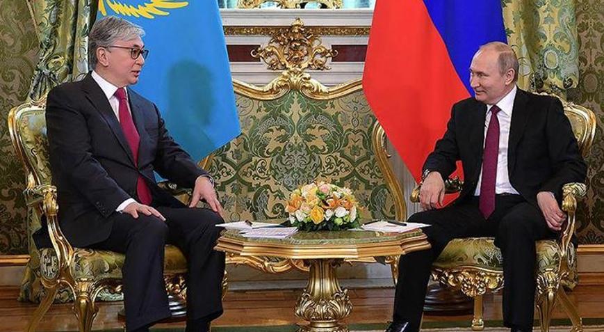 Tokayev ve Putin, Aktau’daki uçak kazasını görüştü