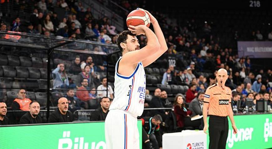 Anadolu Efes, Karşıyaka engeline takılmadı