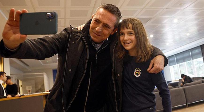 Aziz Yıldırımın kızı Yaz, Başkan Ali Koç ve futbolcularla bir araya geldi