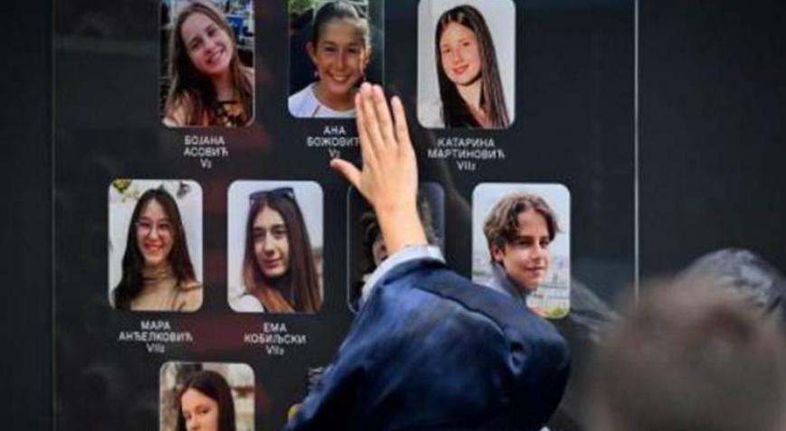 Sırbistandaki okul saldırısında 10 kişiyi öldüren çocuğun ailesine 17,5 yıl hapis