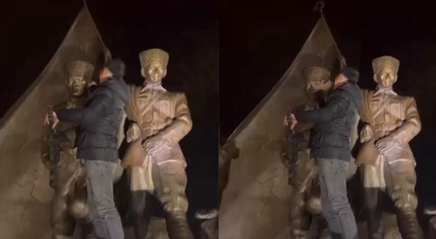 Atatürk Anıtında büyük saygısızlık Gözaltına alındı