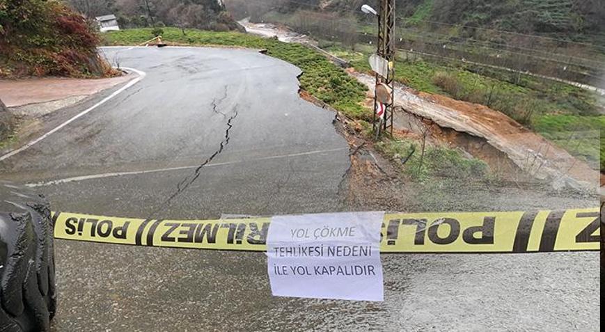 Rizede heyelanda köy yolu çöktü Elektrik ve doğal gazı da kesildi