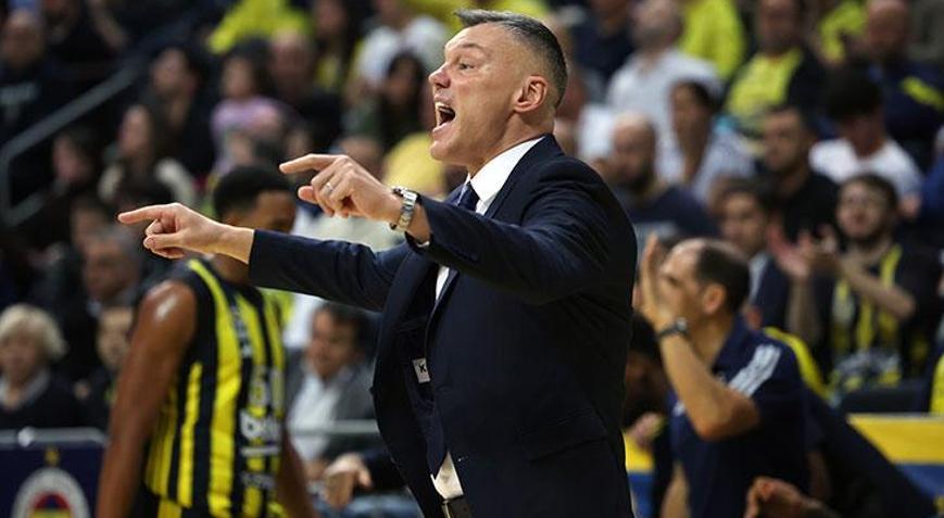 Sarunas Jasikevicius: Takım olarak çözüm bulmaya çalışıyoruz