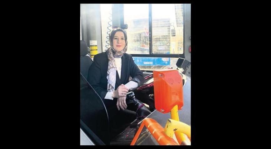 İlk kadın şoför görevine başladı