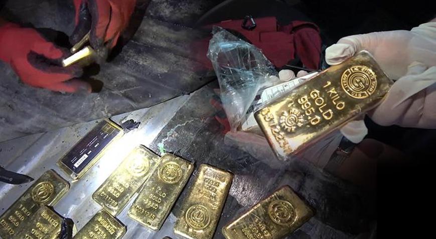 Arabadan 277 kilo külçe altın çıktı Kentte şaşkına çeviren görüntü