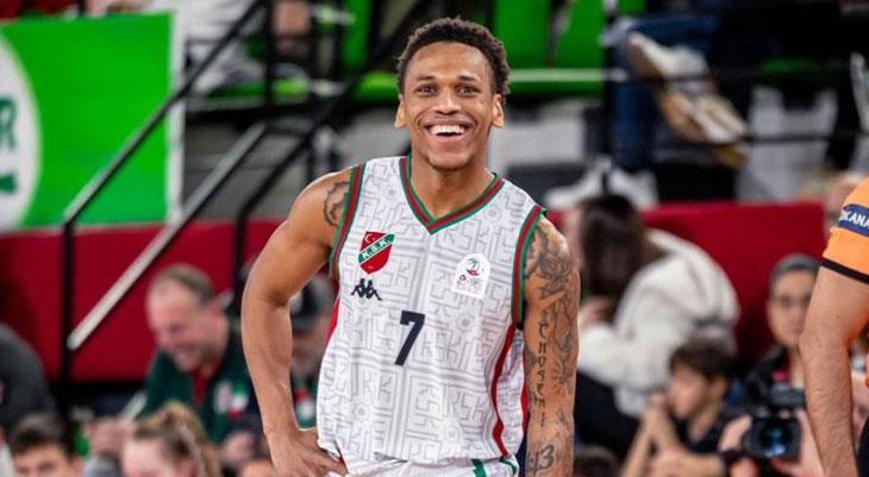 Barcelona, Karşıyakalı Russellı renklerine katmak üzere