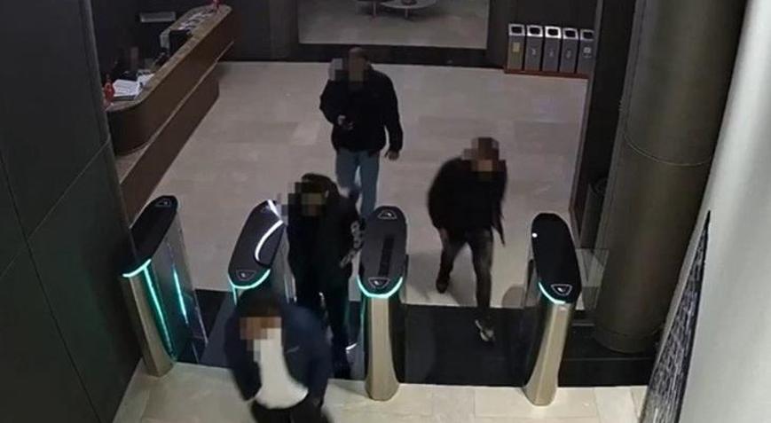 Sahte polis dehşeti Evdekileri kelepçeleyip paralarını aldılar