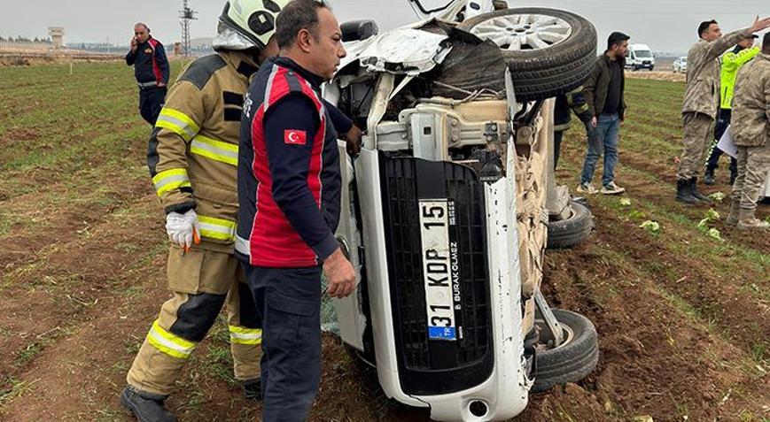 Mardinde araç, tarlaya uçtu Ölü ve yaralılar var