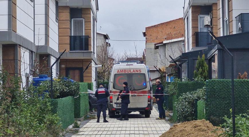 Villada anne ve kızı ölü, baba ise ağır yaralı bulundu